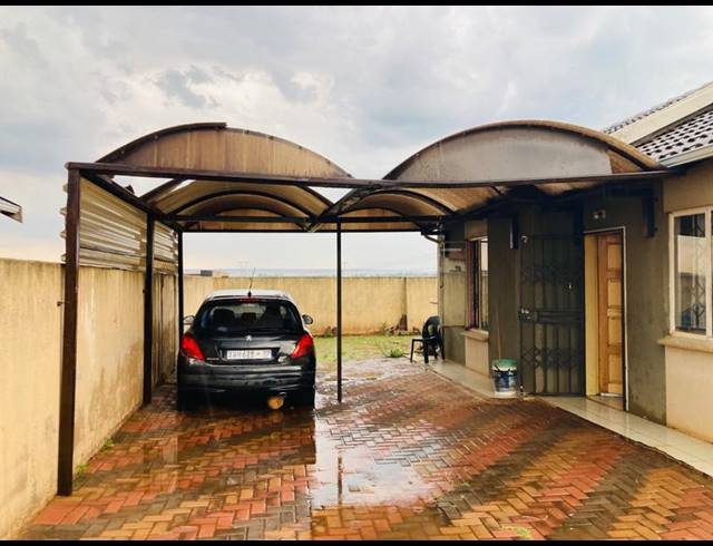 2 BEDROOM HOUSE FOR SALE IN PROTEA GLEN